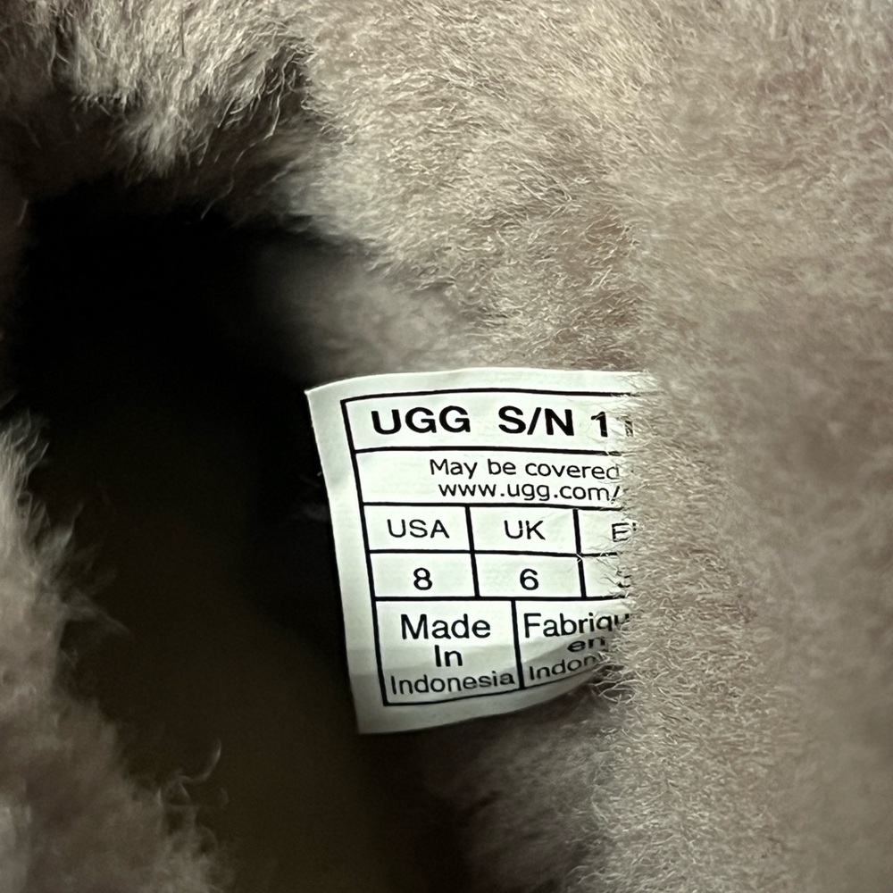 UGGS Ultra Mini - Picture 5 of 6